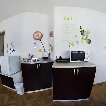 Italian House Pop Bogomil Apartment Sofia