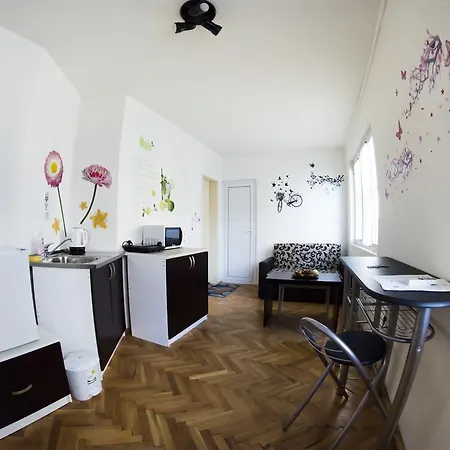 Apartment Italian House Pop Bogomil *